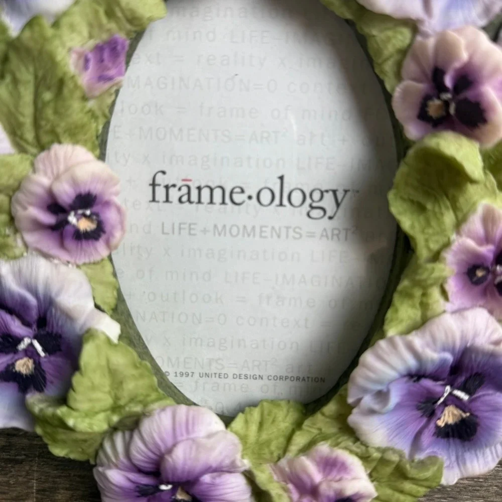 Vintage 1994 Frameology Pansy Heart Photo Frame Purple Floral Cottagecore UDC